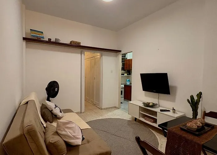 Apartamento Na Praia De Copacabana Prox Metro Cantagalo