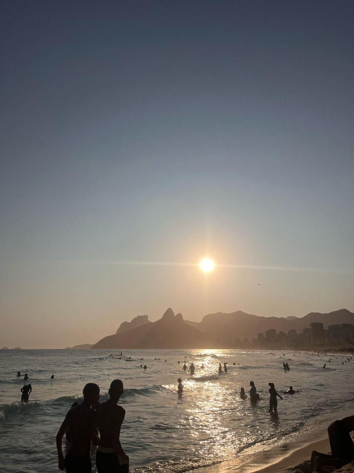 Apartamento Na De Copacabana Prox Metro Cantagalo