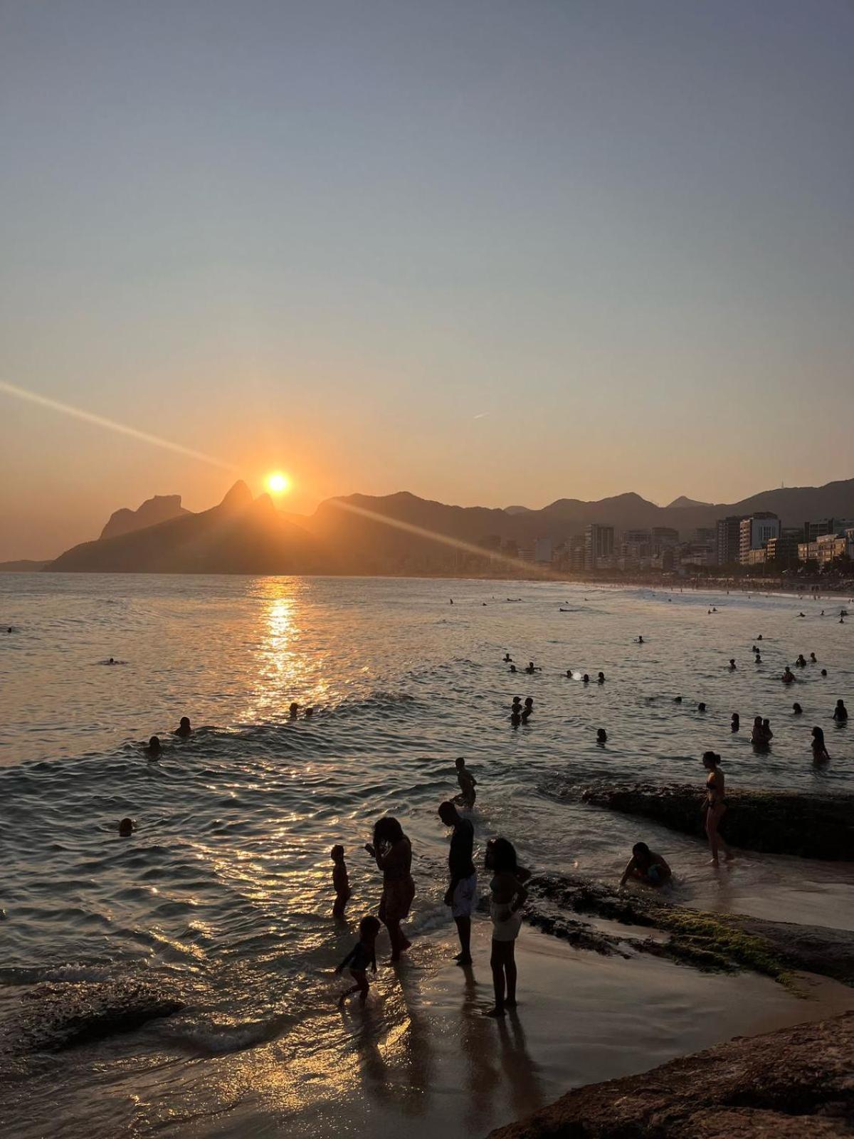 Apartamento Na De Copacabana Prox Metro Cantagalo