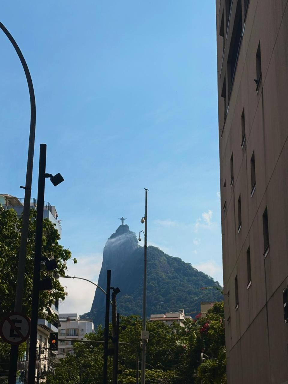 Na De Copacabana Prox Metro Cantagalo * Rio de Janeiro